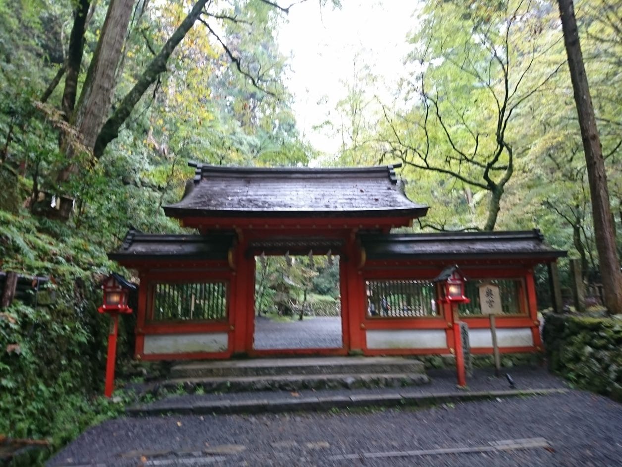 貴船神社の奥宮・神門